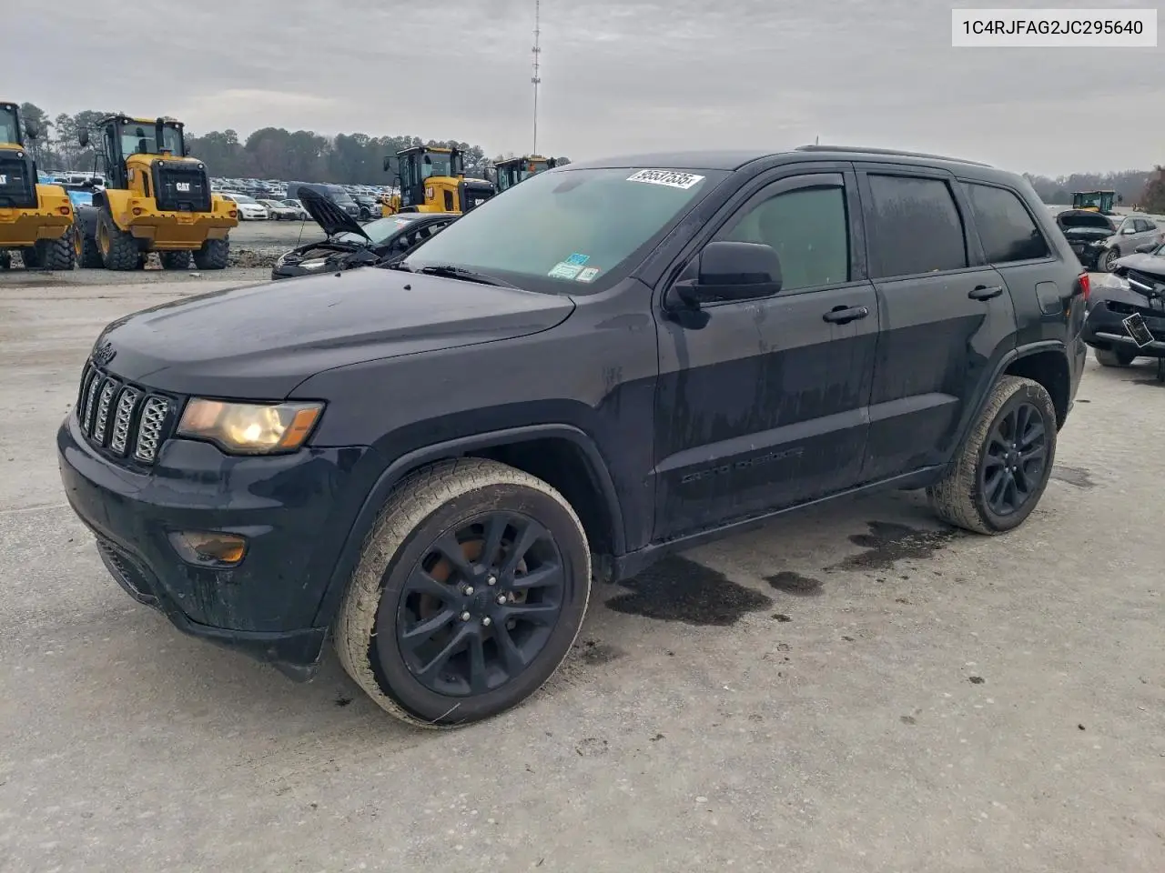 1C4RJFAG2JC295640 2018 Jeep Grand Cherokee Laredo