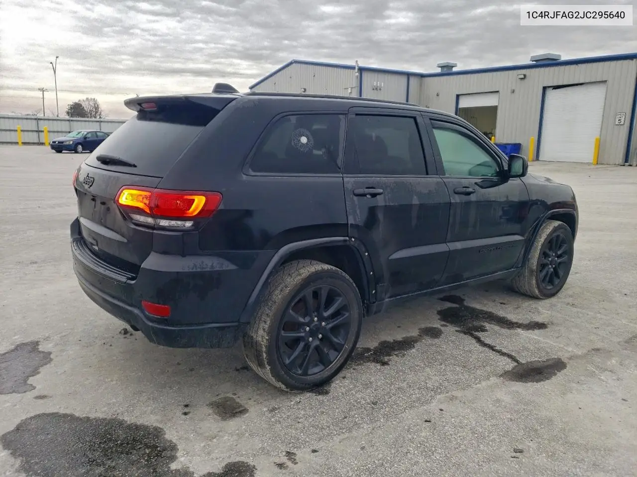 1C4RJFAG2JC295640 2018 Jeep Grand Cherokee Laredo