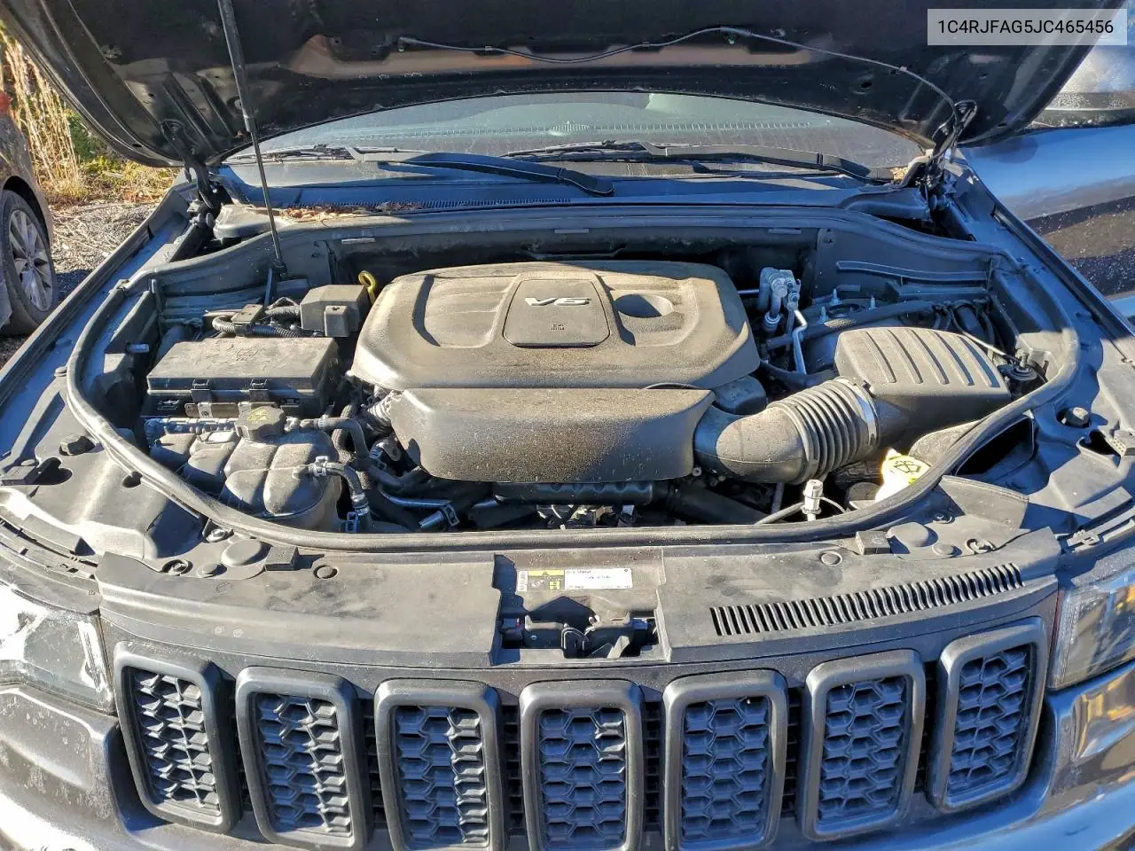 1C4RJFAG5JC465456 2018 Jeep Grand Cherokee Laredo