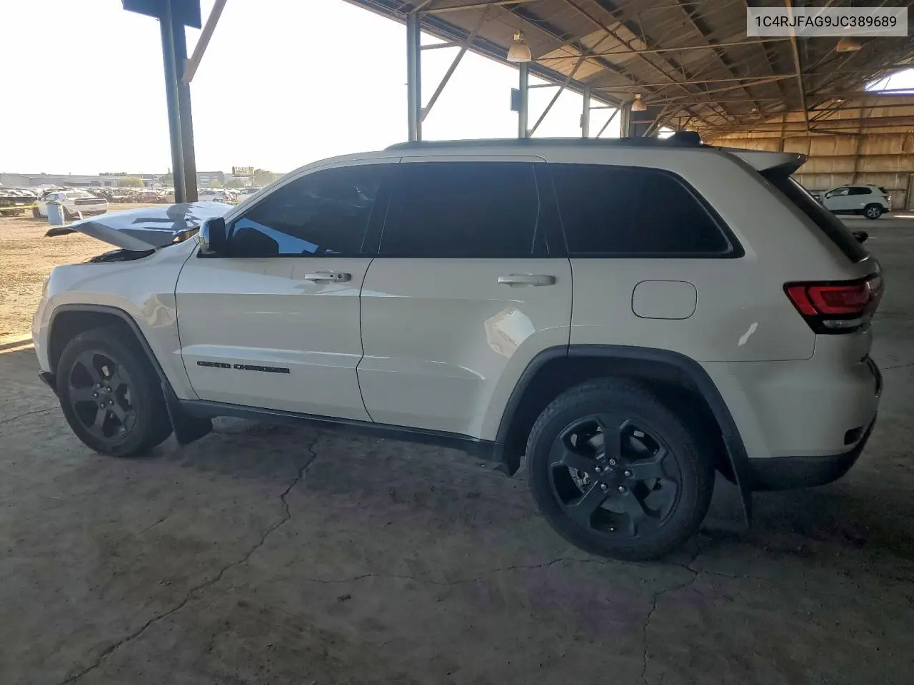1C4RJFAG9JC389689 2018 Jeep Grand Cherokee Laredo