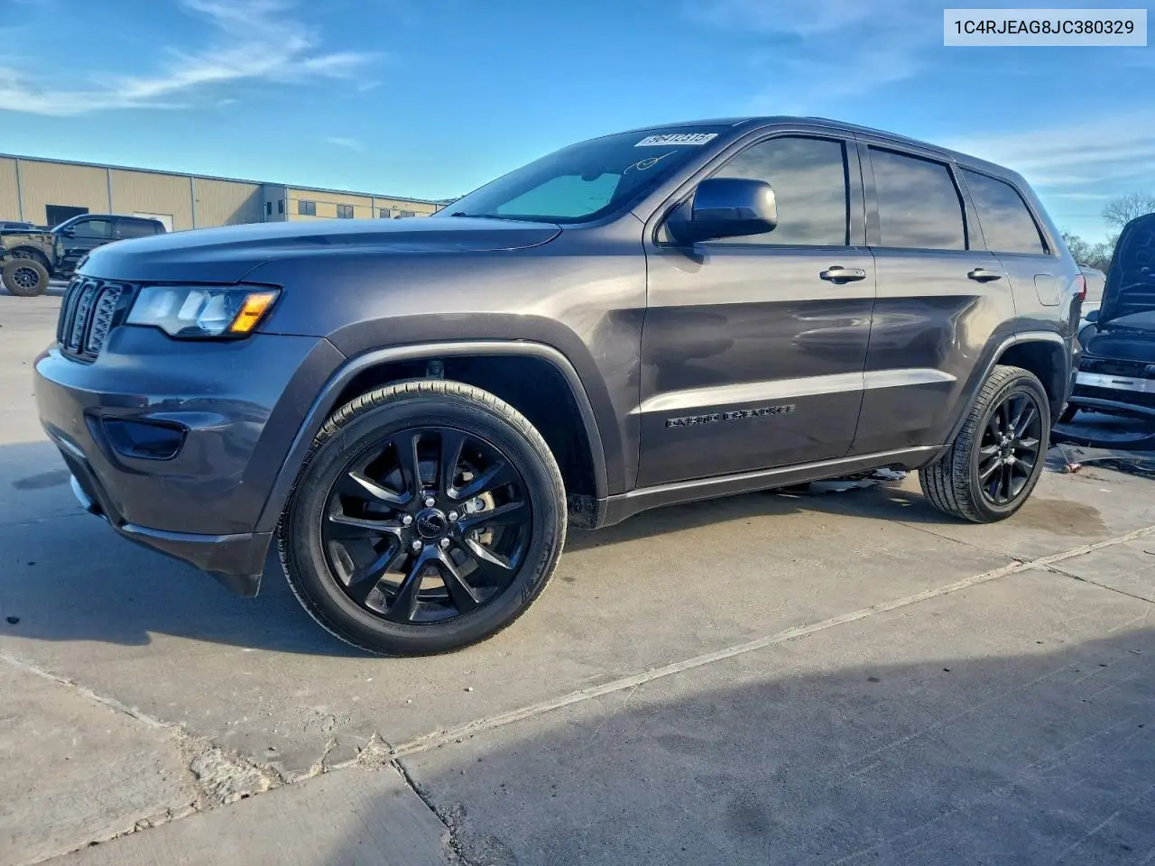 1C4RJEAG8JC380329 2018 Jeep Grand Cherokee Laredo