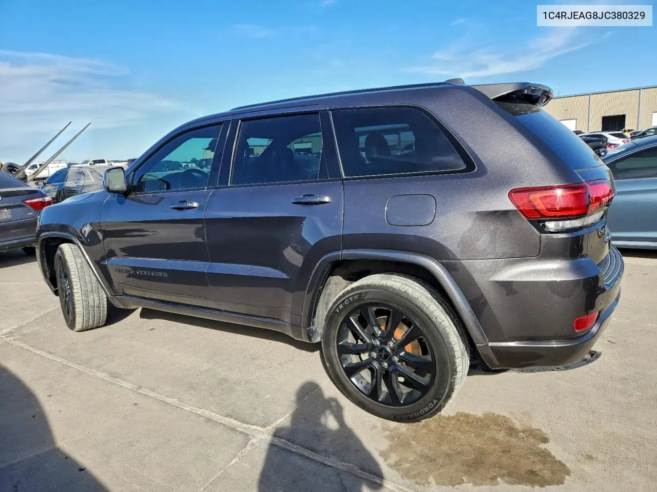 1C4RJEAG8JC380329 2018 Jeep Grand Cherokee Laredo