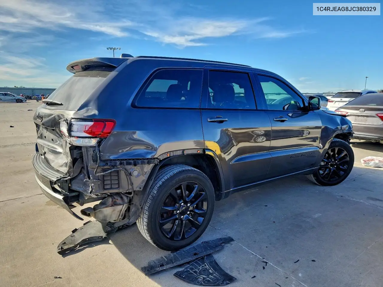 1C4RJEAG8JC380329 2018 Jeep Grand Cherokee Laredo