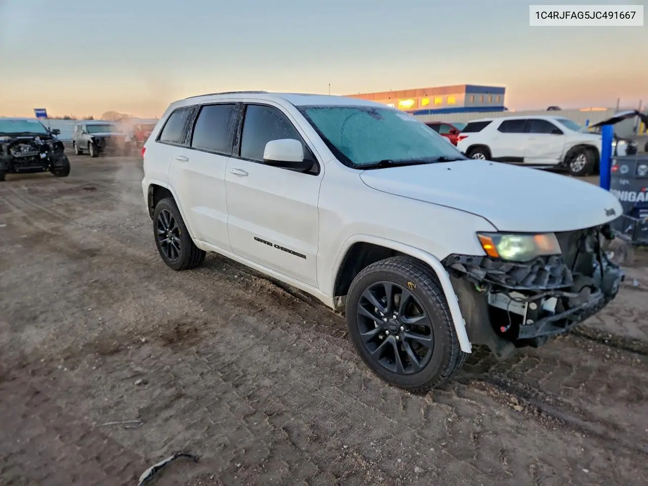 1C4RJFAG5JC491667 2018 Jeep Grand Cherokee Laredo