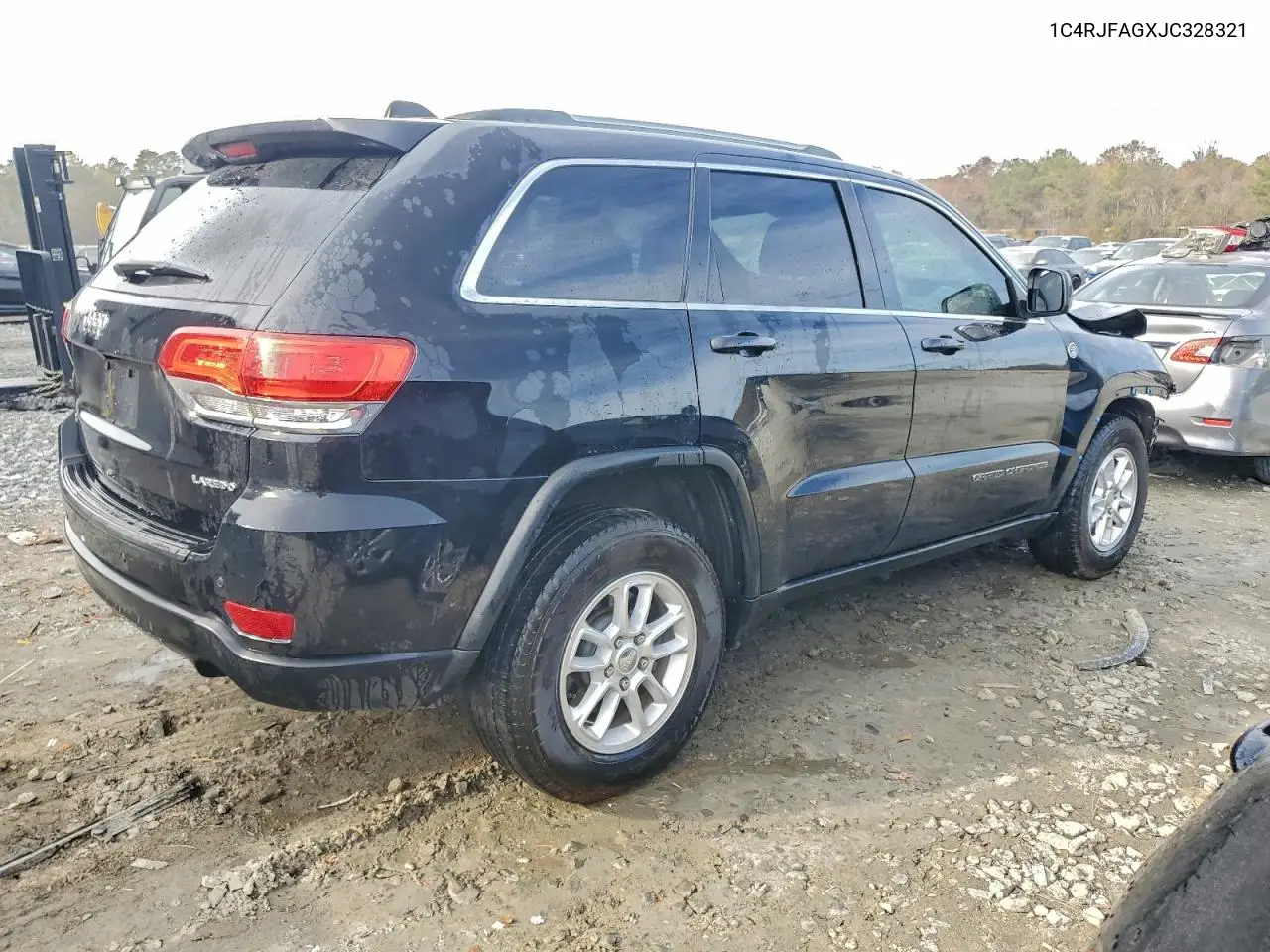 1C4RJFAGXJC328321 2018 Jeep Grand Cherokee Laredo