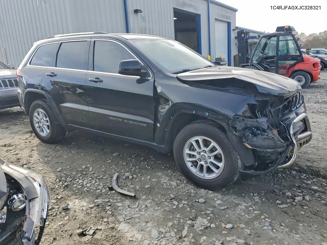 1C4RJFAGXJC328321 2018 Jeep Grand Cherokee Laredo