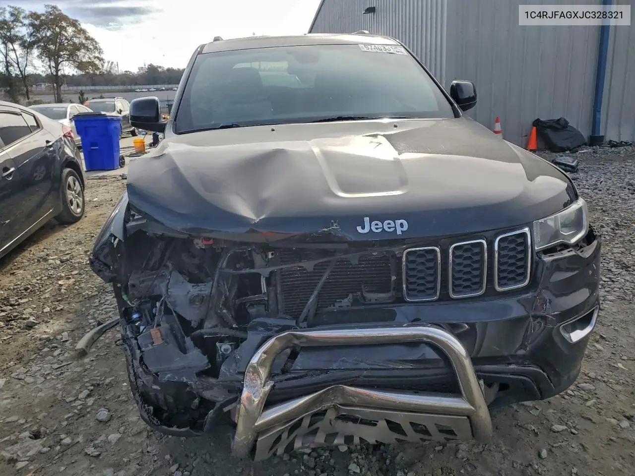 1C4RJFAGXJC328321 2018 Jeep Grand Cherokee Laredo