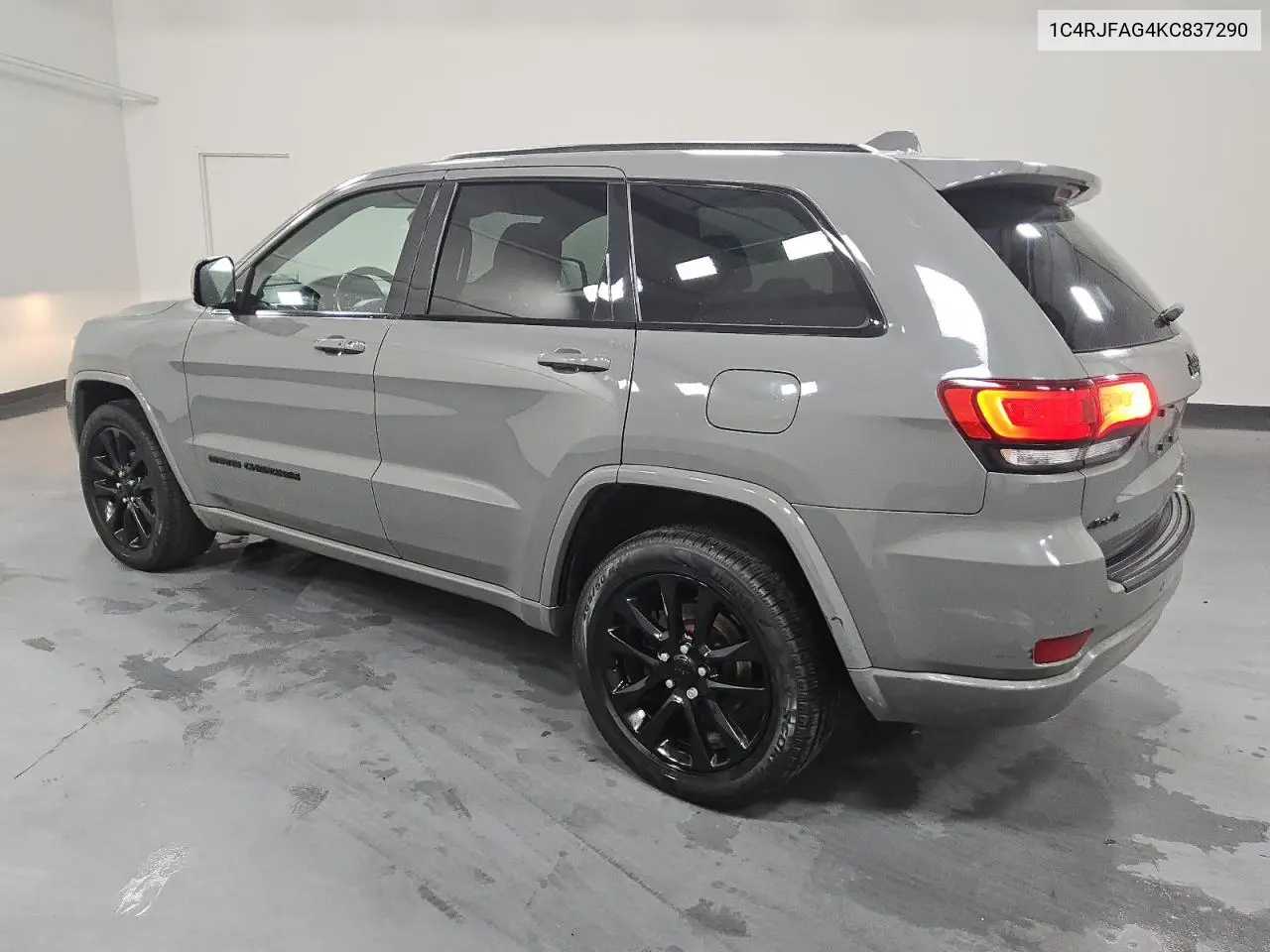 1C4RJFAG4KC837290 2019 Jeep Grand Cherokee Laredo