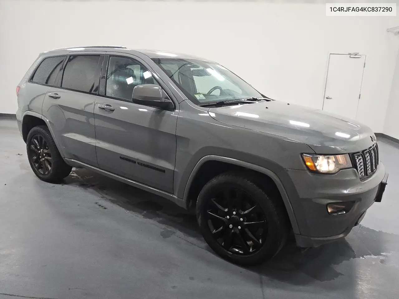 1C4RJFAG4KC837290 2019 Jeep Grand Cherokee Laredo