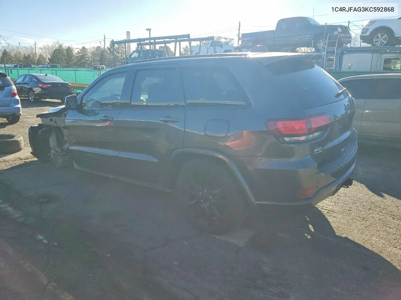 1C4RJFAG3KC592868 2019 Jeep Grand Cherokee Laredo