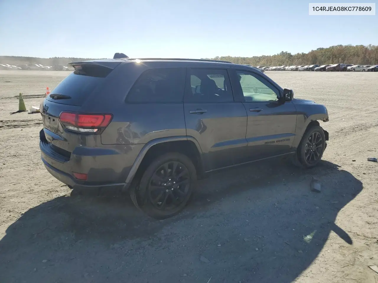 1C4RJEAG8KC778609 2019 Jeep Grand Cherokee Laredo