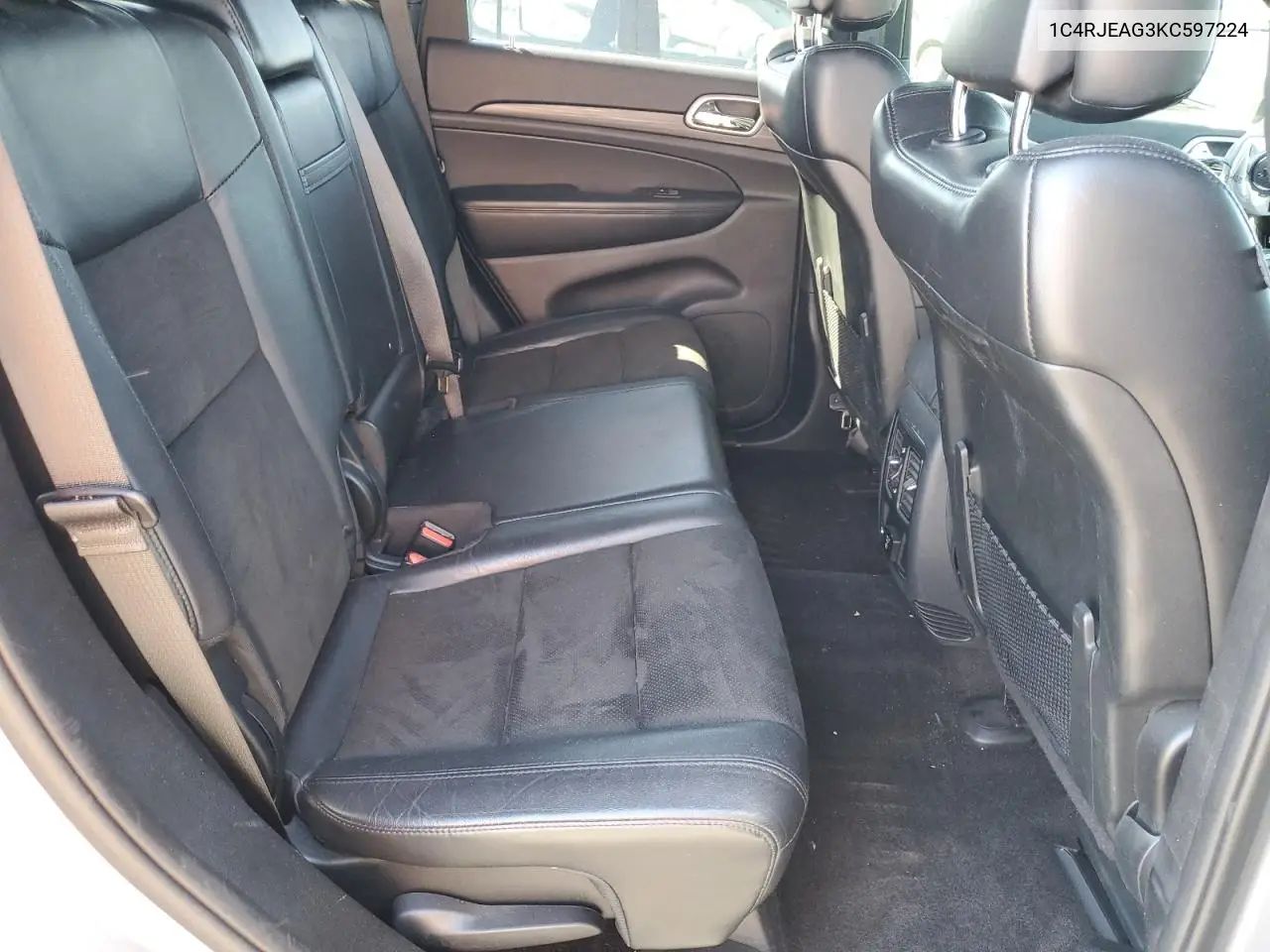 1C4RJEAG3KC597224 2019 Jeep Grand Cherokee Laredo