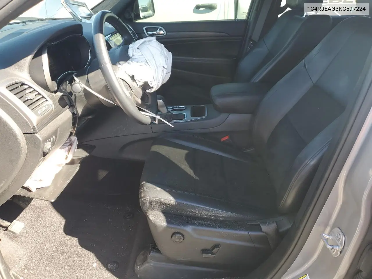1C4RJEAG3KC597224 2019 Jeep Grand Cherokee Laredo