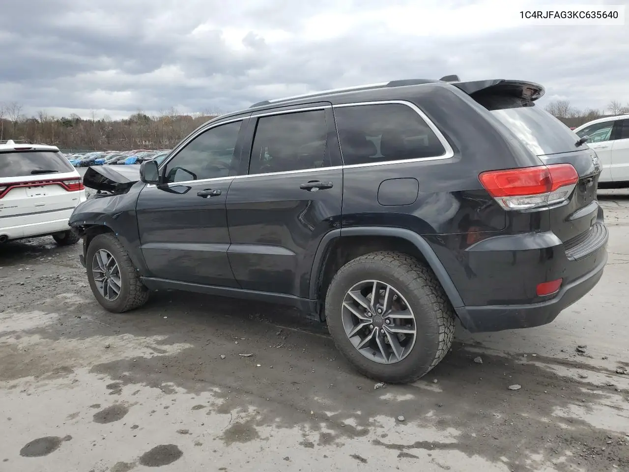 1C4RJFAG3KC635640 2019 Jeep Grand Cherokee Laredo