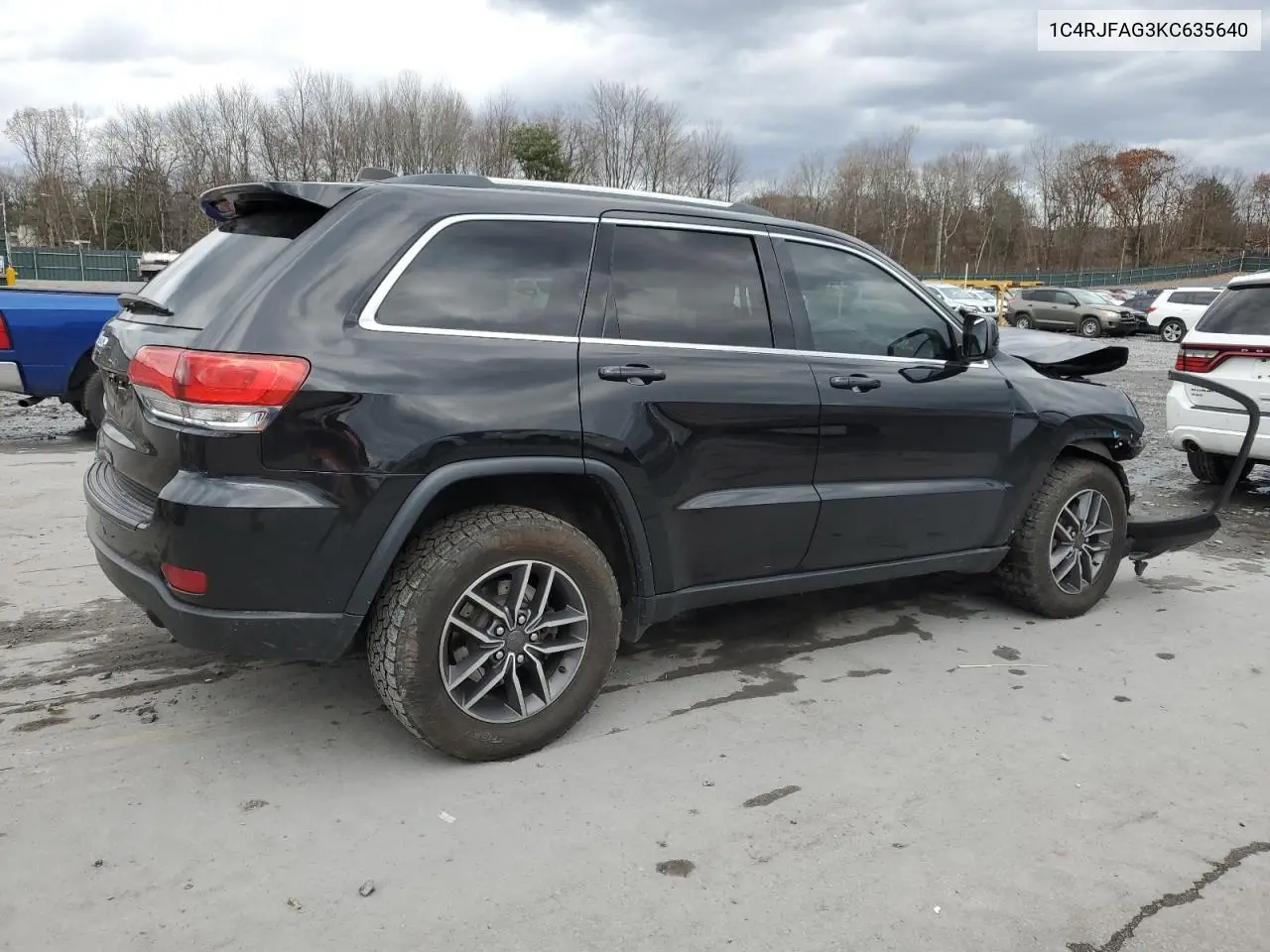 1C4RJFAG3KC635640 2019 Jeep Grand Cherokee Laredo
