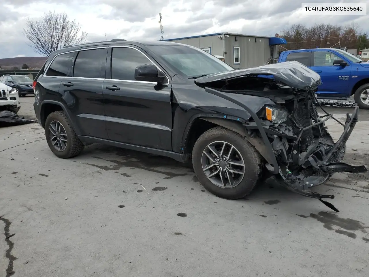 1C4RJFAG3KC635640 2019 Jeep Grand Cherokee Laredo