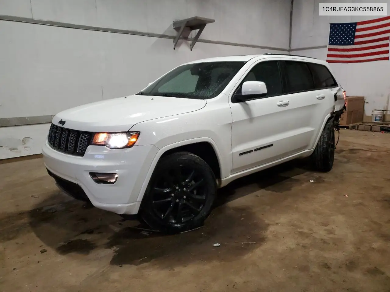 1C4RJFAG3KC558865 2019 Jeep Grand Cherokee Laredo