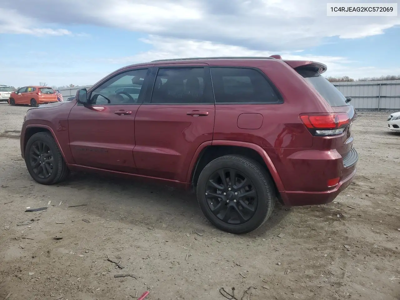 1C4RJEAG2KC572069 2019 Jeep Grand Cherokee Laredo