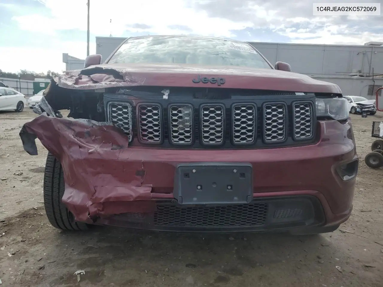 1C4RJEAG2KC572069 2019 Jeep Grand Cherokee Laredo