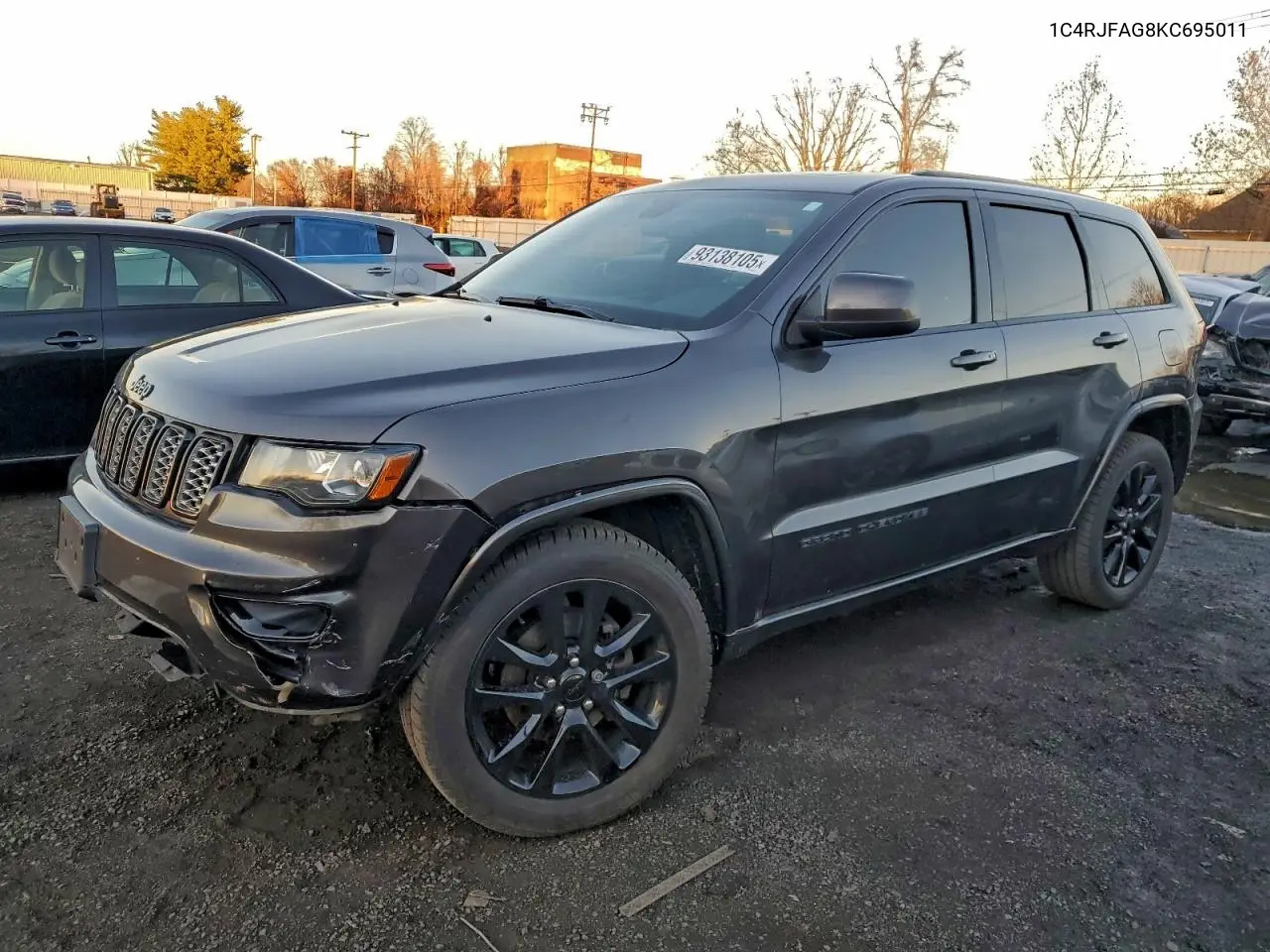 1C4RJFAG8KC695011 2019 Jeep Grand Cherokee Laredo