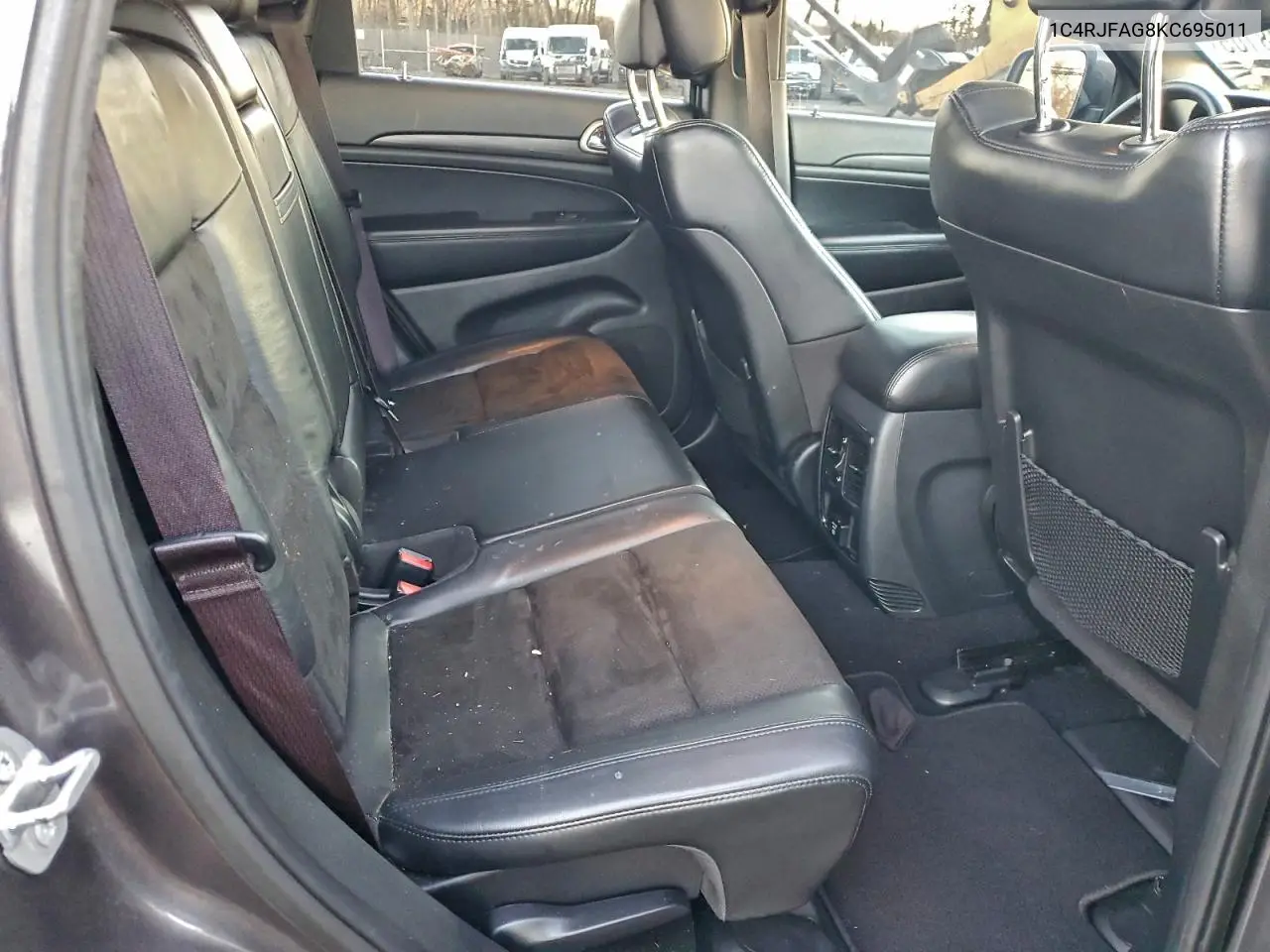 1C4RJFAG8KC695011 2019 Jeep Grand Cherokee Laredo
