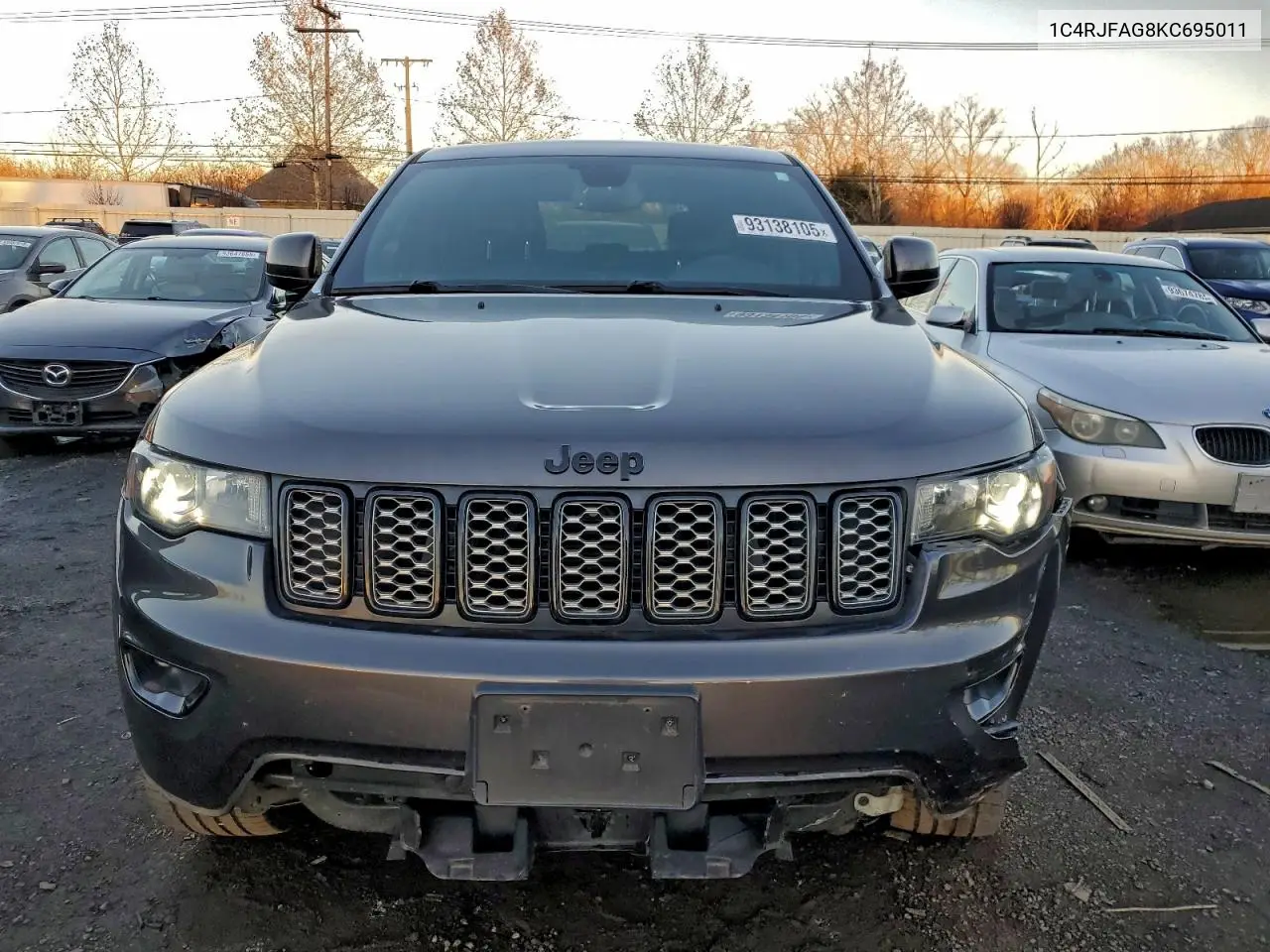 1C4RJFAG8KC695011 2019 Jeep Grand Cherokee Laredo