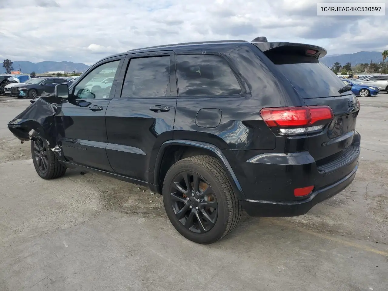 1C4RJEAG4KC530597 2019 Jeep Grand Cherokee Laredo