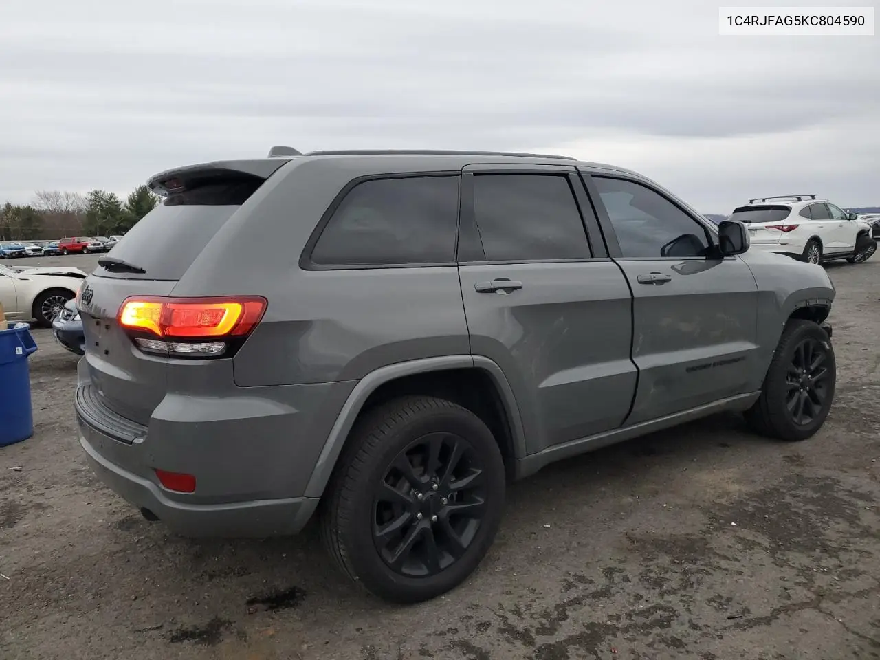 1C4RJFAG5KC804590 2019 Jeep Grand Cherokee Laredo