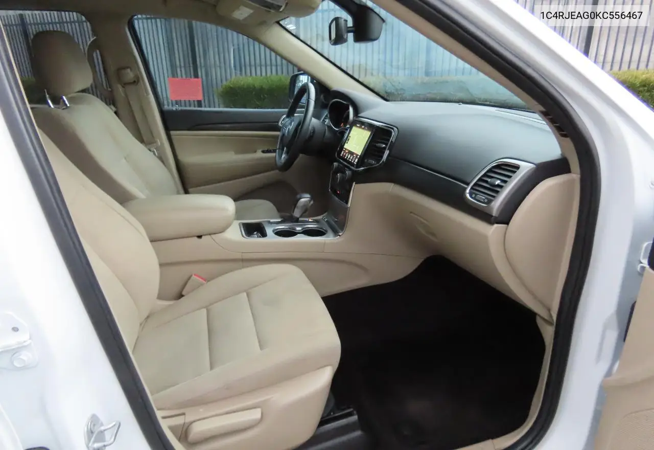1C4RJEAG0KC556467 2019 Jeep Grand Cherokee Laredo
