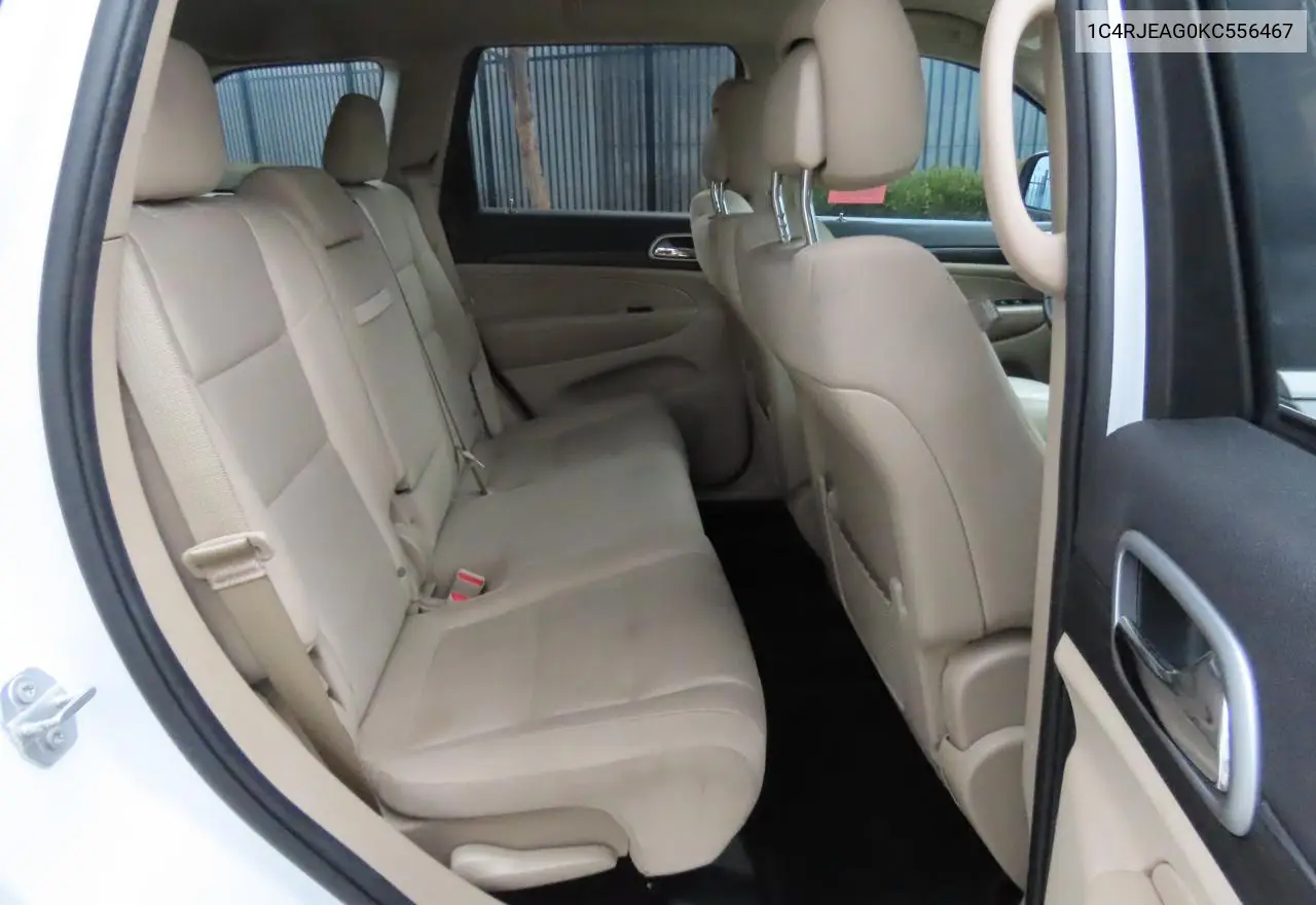 1C4RJEAG0KC556467 2019 Jeep Grand Cherokee Laredo