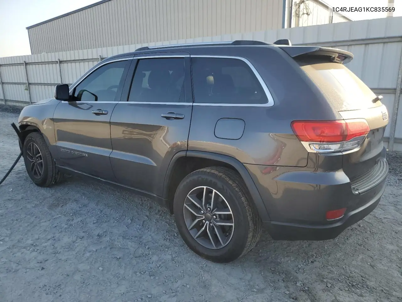 1C4RJEAG1KC835569 2019 Jeep Grand Cherokee Laredo
