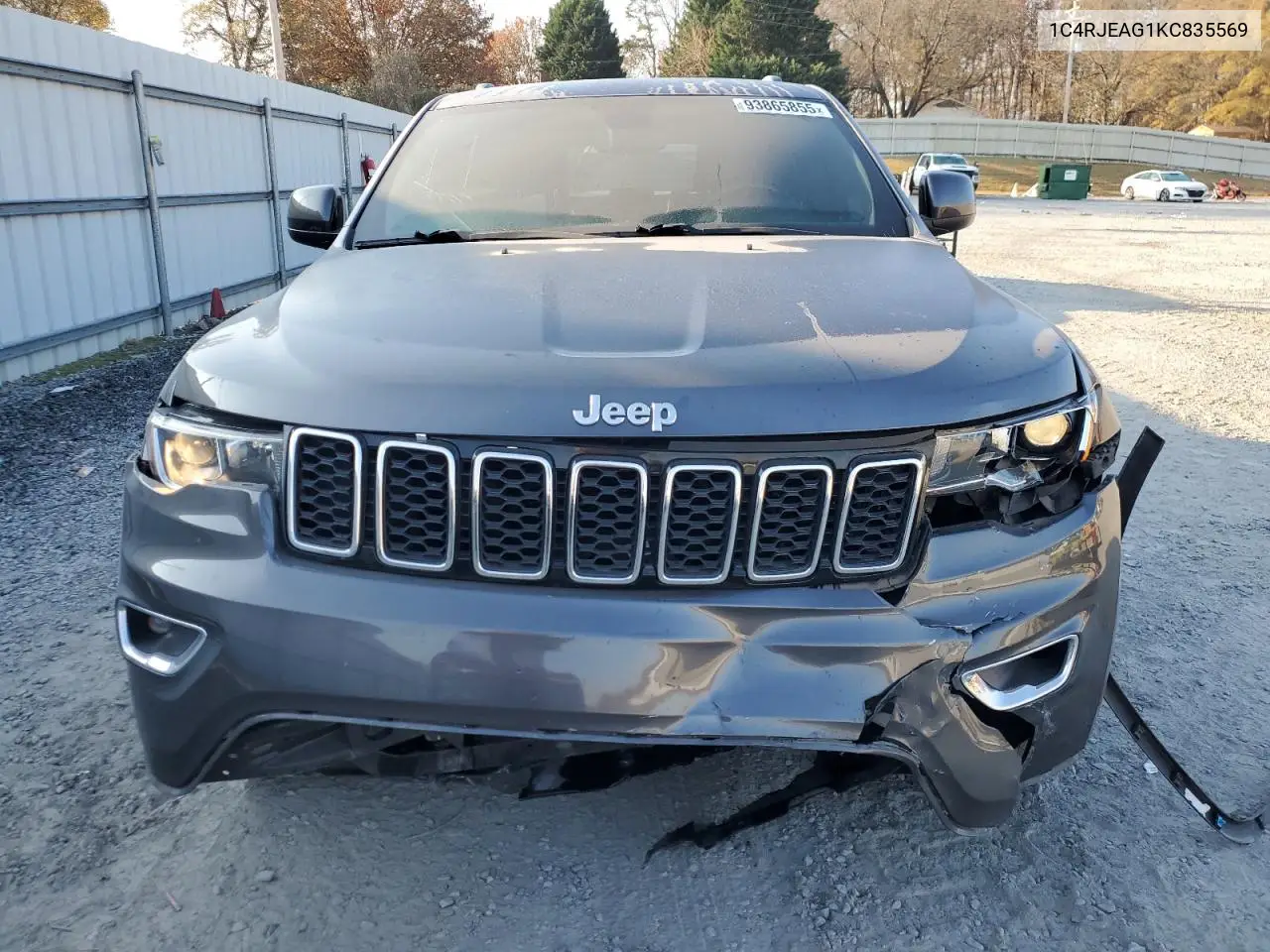 1C4RJEAG1KC835569 2019 Jeep Grand Cherokee Laredo