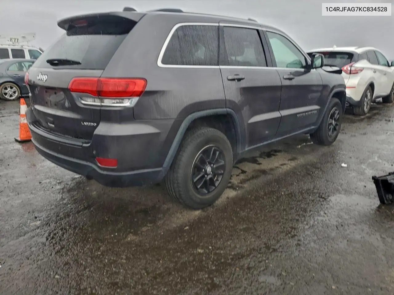 1C4RJFAG7KC834528 2019 Jeep Grand Cherokee Laredo