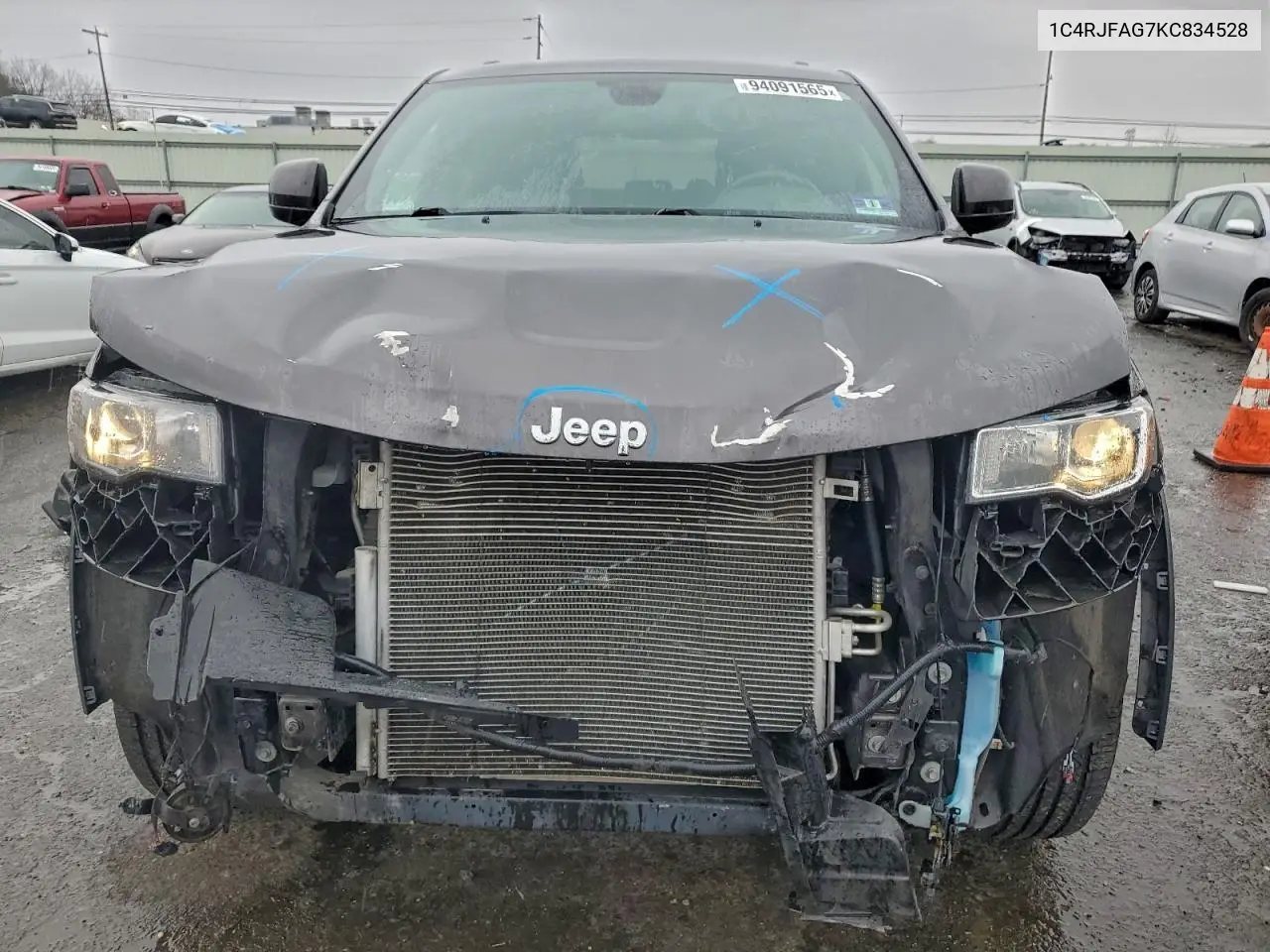 1C4RJFAG7KC834528 2019 Jeep Grand Cherokee Laredo