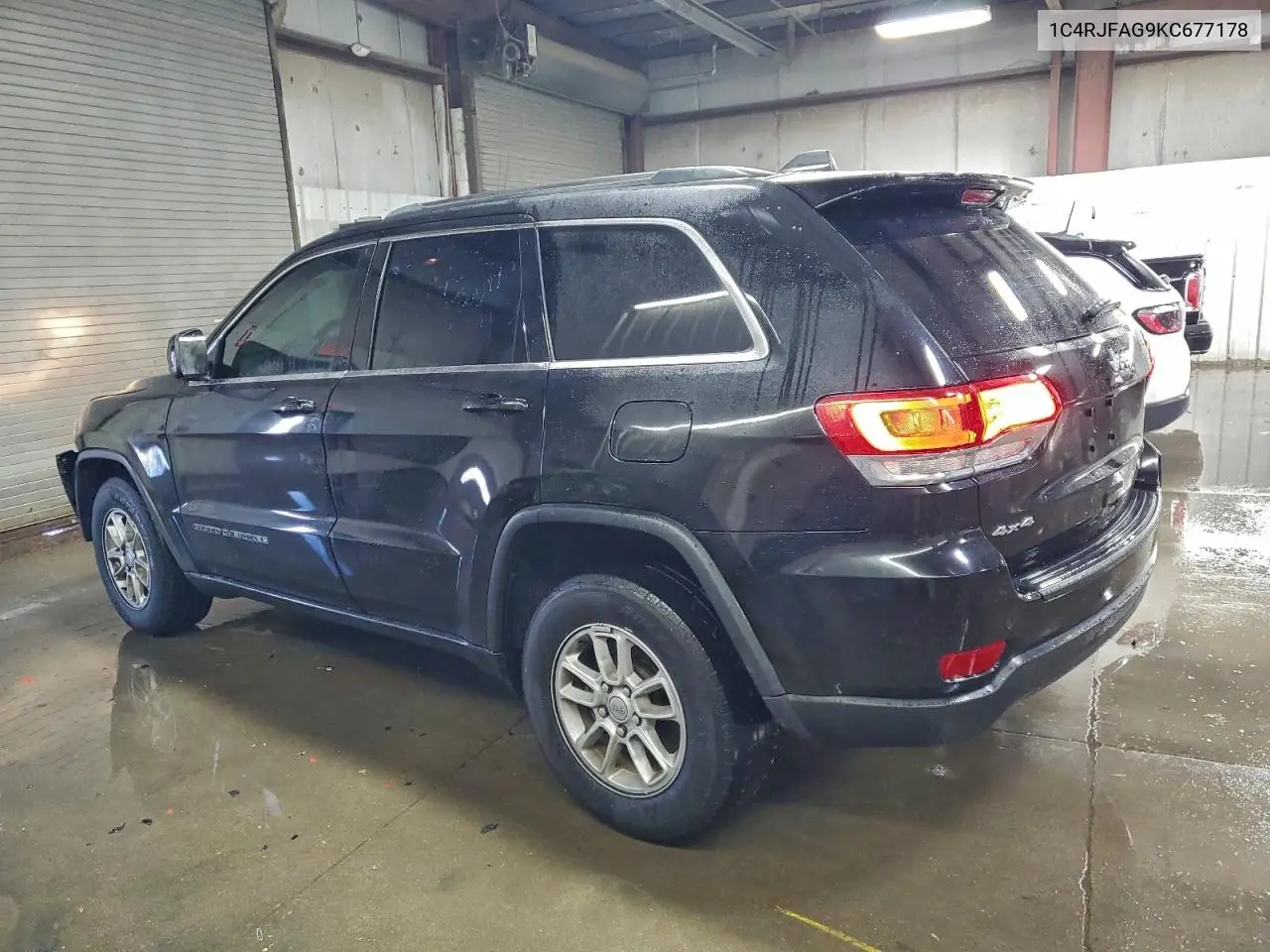 1C4RJFAG9KC677178 2019 Jeep Grand Cherokee Laredo