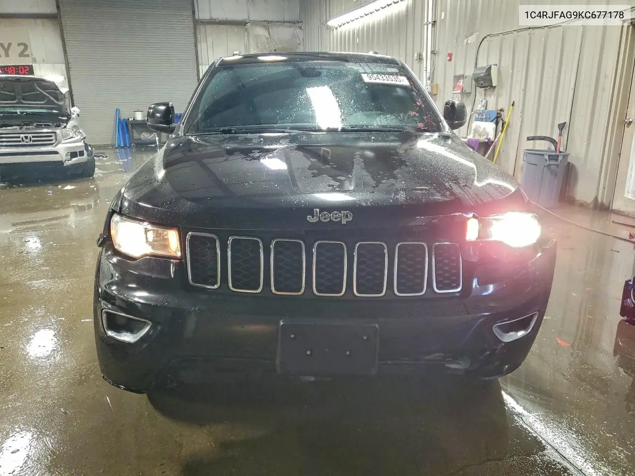 1C4RJFAG9KC677178 2019 Jeep Grand Cherokee Laredo