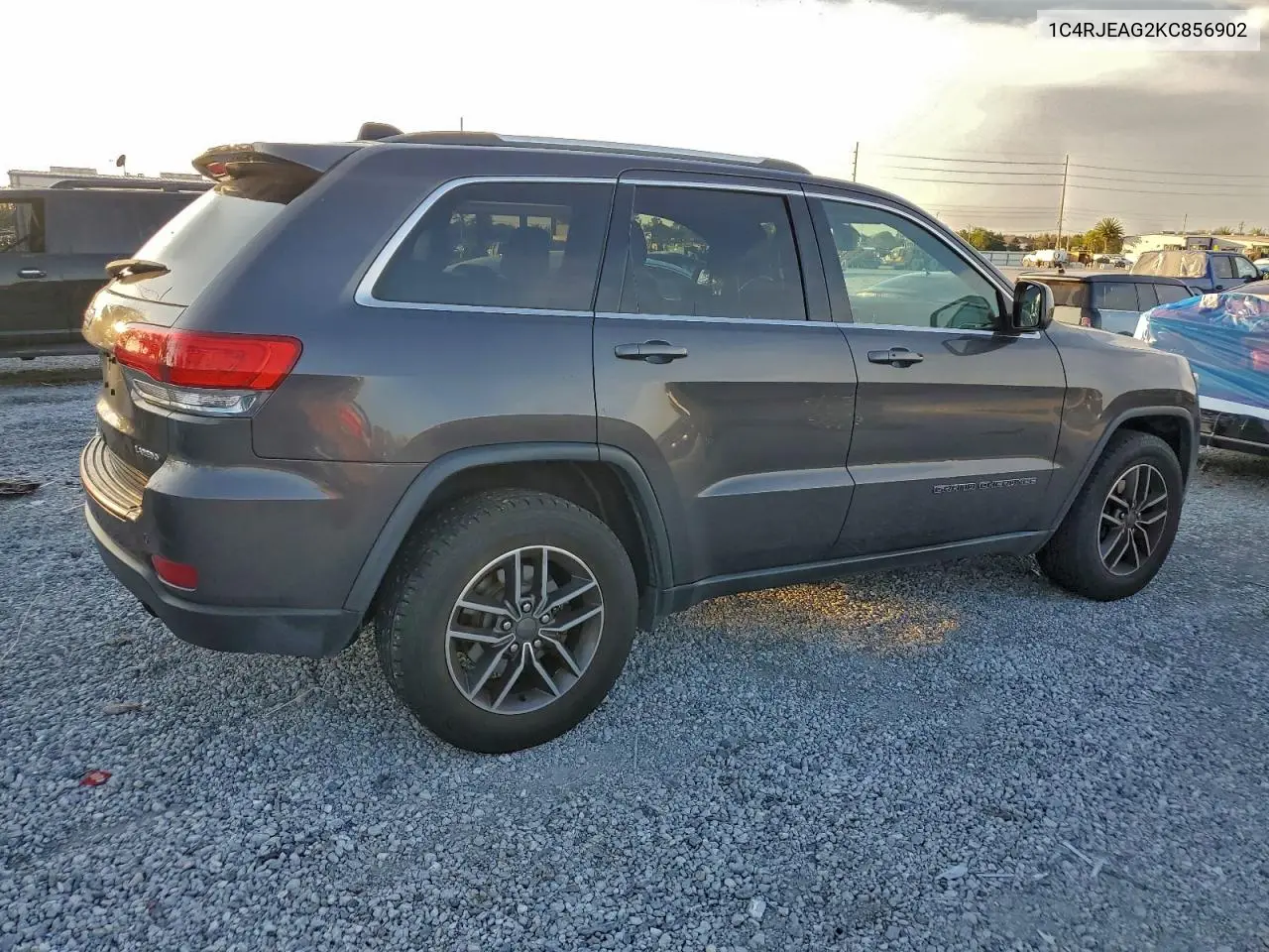 1C4RJEAG2KC856902 2019 Jeep Grand Cherokee Laredo