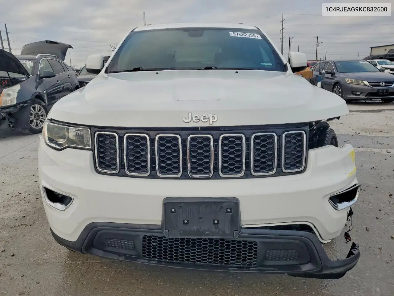 1C4RJEAG9KC832600 2019 Jeep Grand Cherokee Laredo
