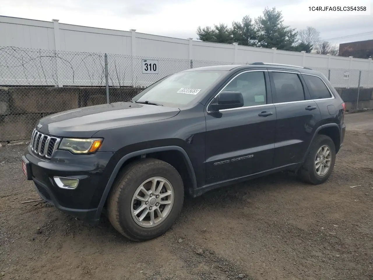 1C4RJFAG5LC354358 2020 Jeep Grand Cherokee Laredo