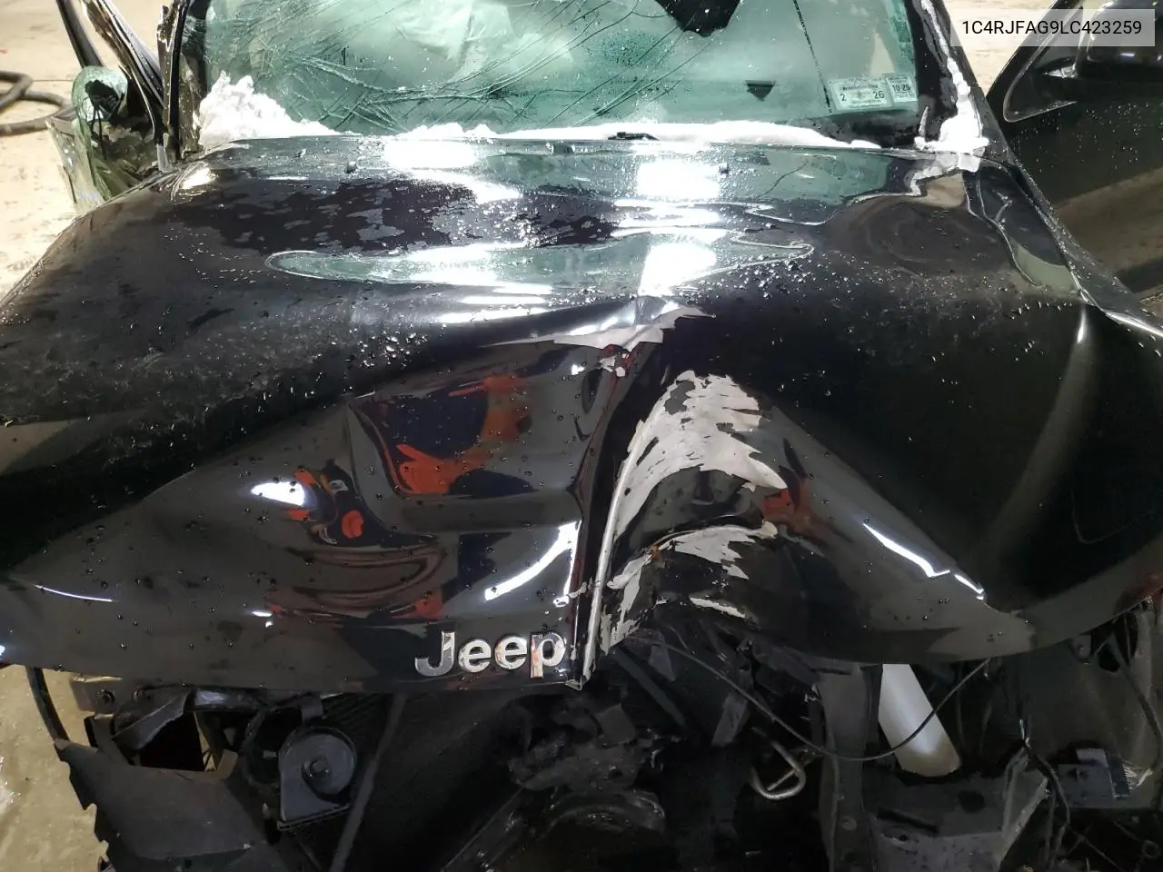 1C4RJFAG9LC423259 2020 Jeep Grand Cherokee Laredo