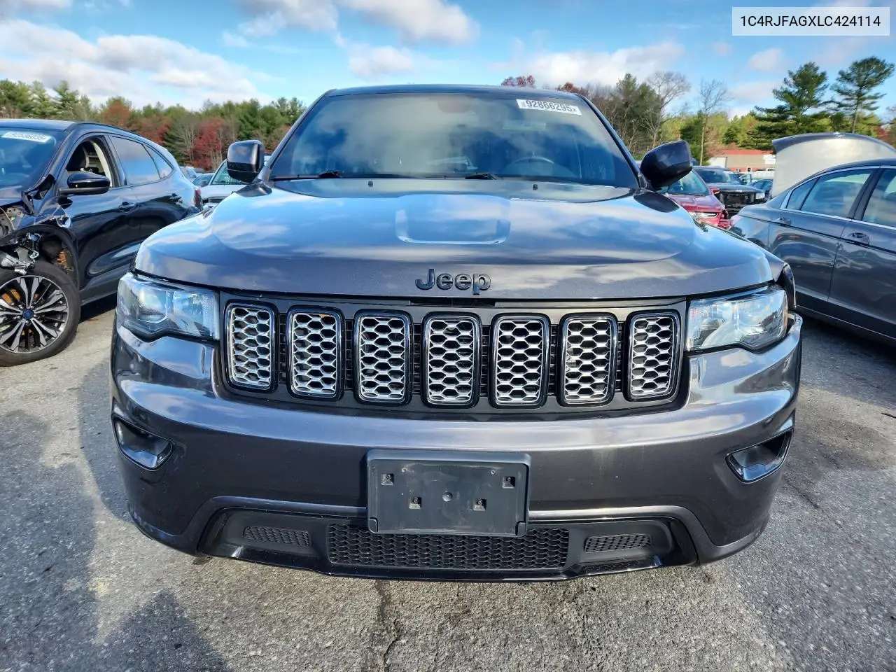 1C4RJFAGXLC424114 2020 Jeep Grand Cherokee Laredo