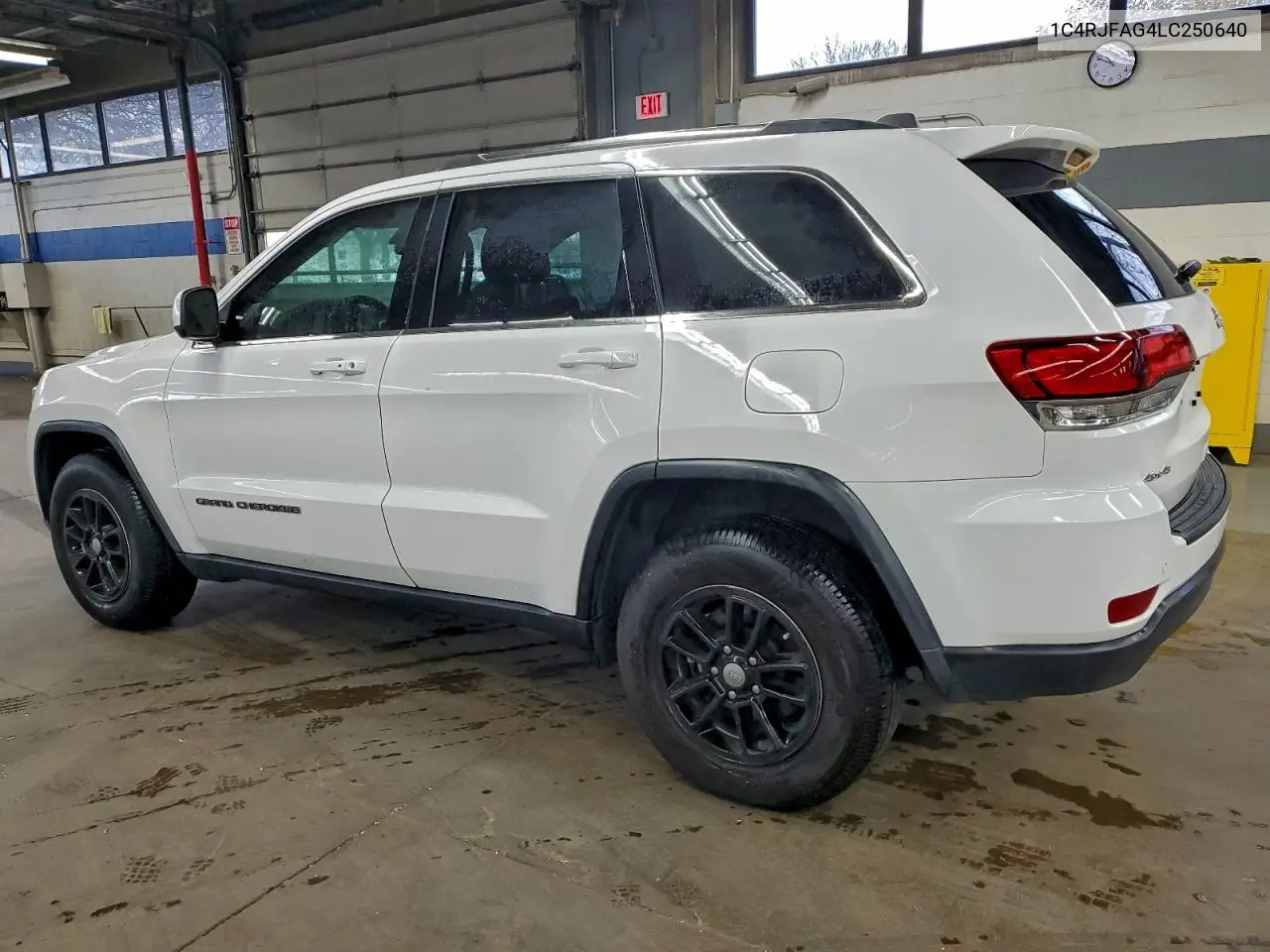 1C4RJFAG4LC250640 2020 Jeep Grand Cherokee Laredo