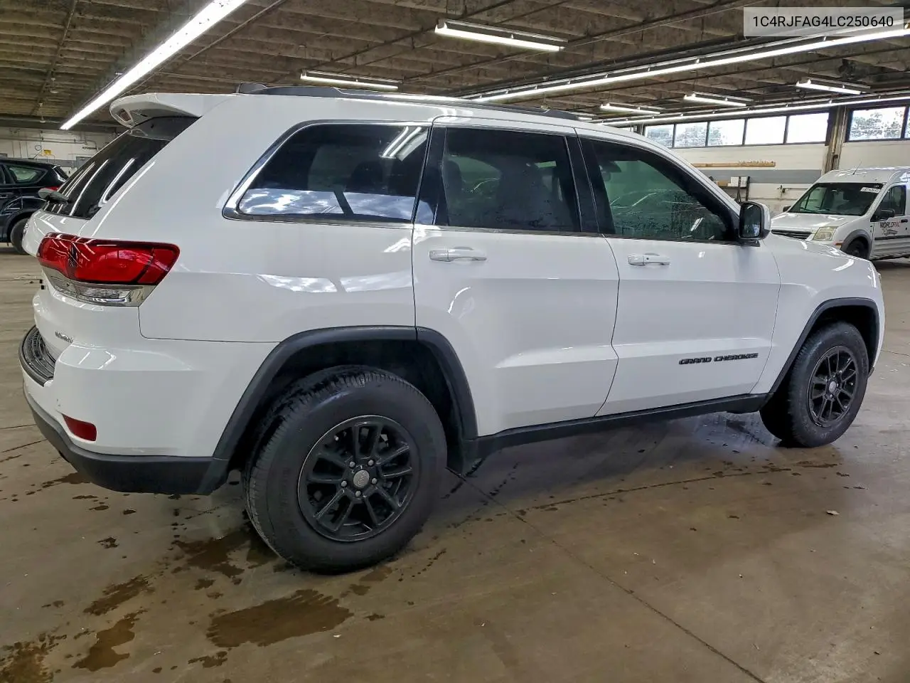 1C4RJFAG4LC250640 2020 Jeep Grand Cherokee Laredo