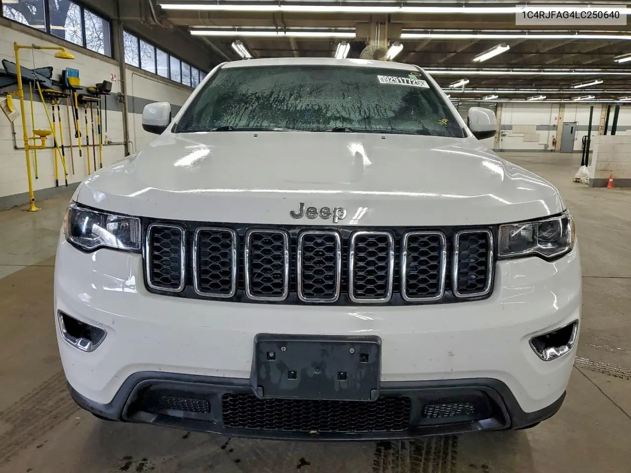 1C4RJFAG4LC250640 2020 Jeep Grand Cherokee Laredo