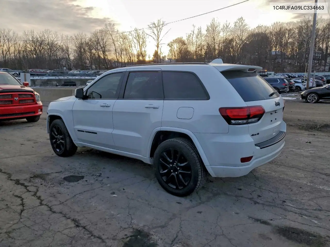 1C4RJFAG9LC334663 2020 Jeep Grand Cherokee Laredo