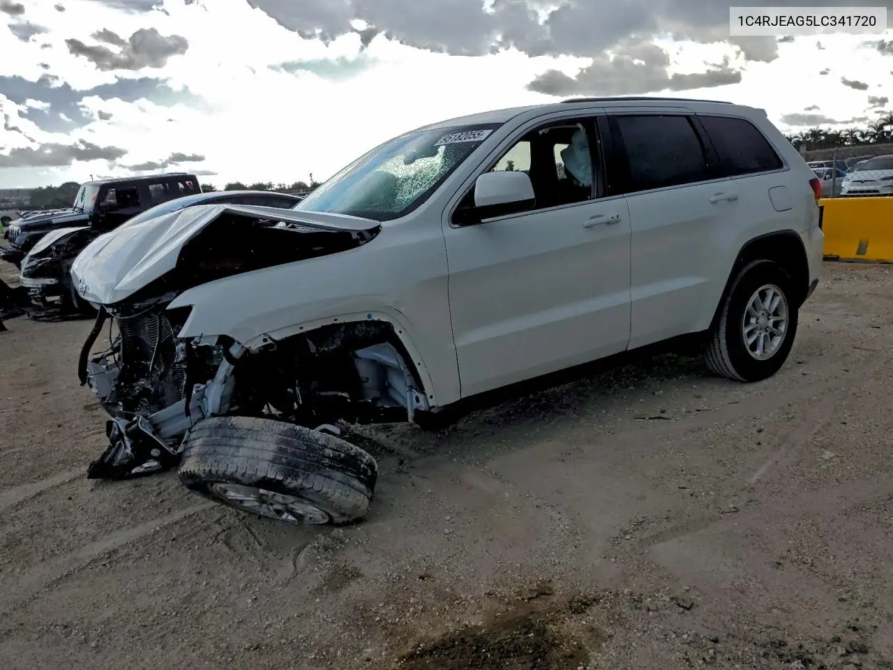 1C4RJEAG5LC341720 2020 Jeep Grand Cherokee Laredo