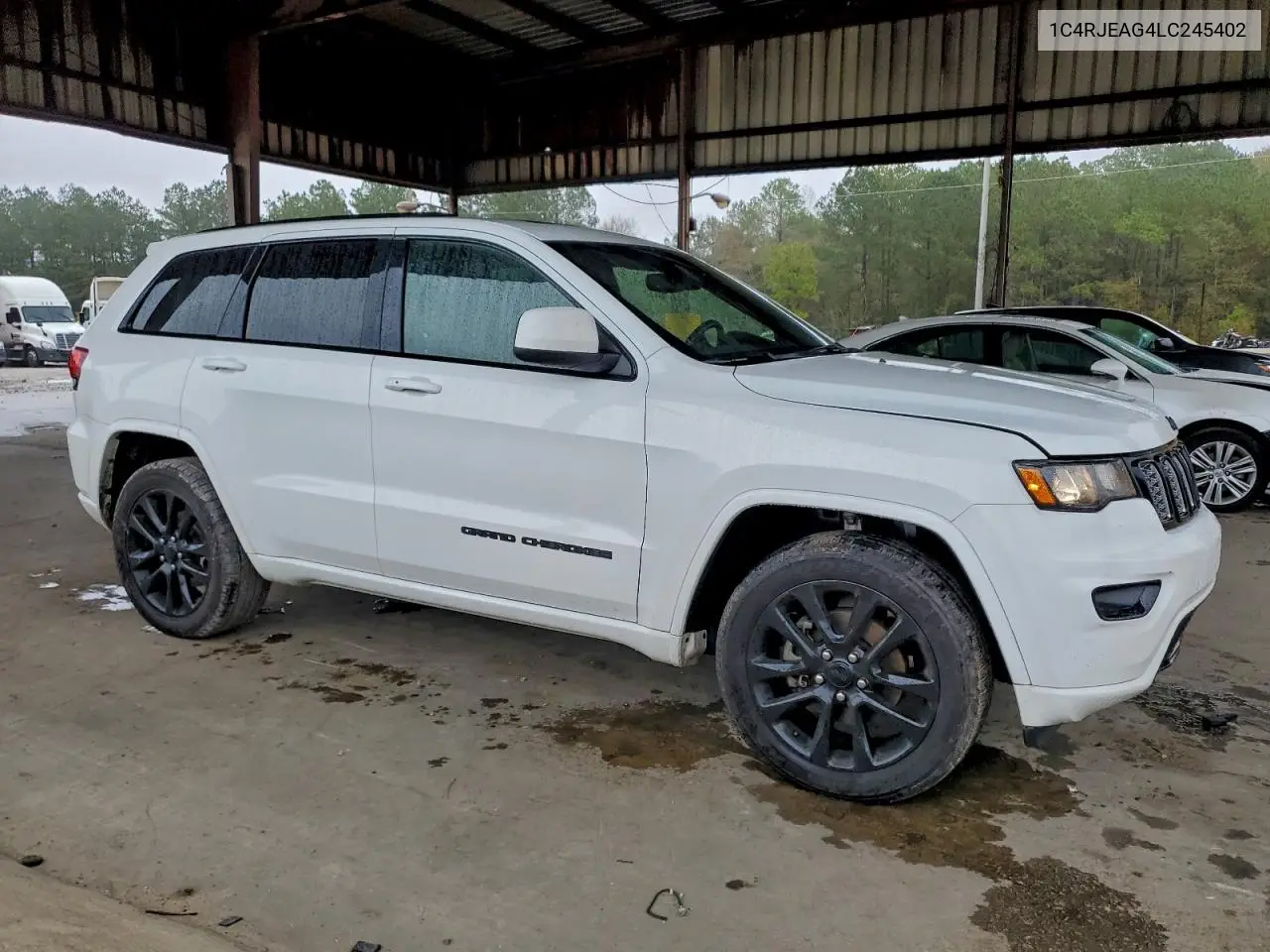 1C4RJEAG4LC245402 2020 Jeep Grand Cherokee Laredo