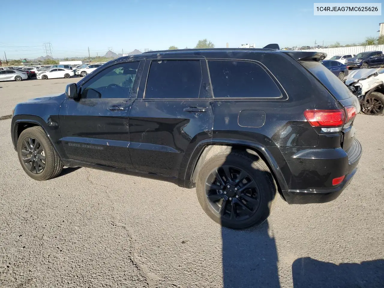 1C4RJEAG7MC625626 2021 Jeep Grand Cherokee Laredo