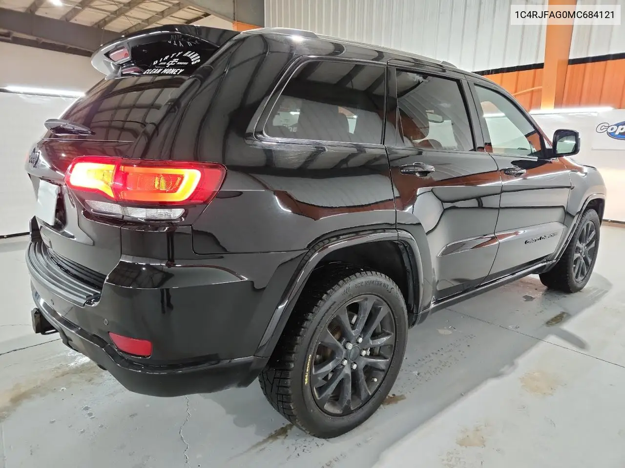 1C4RJFAG0MC684121 2021 Jeep Grand Cherokee Laredo