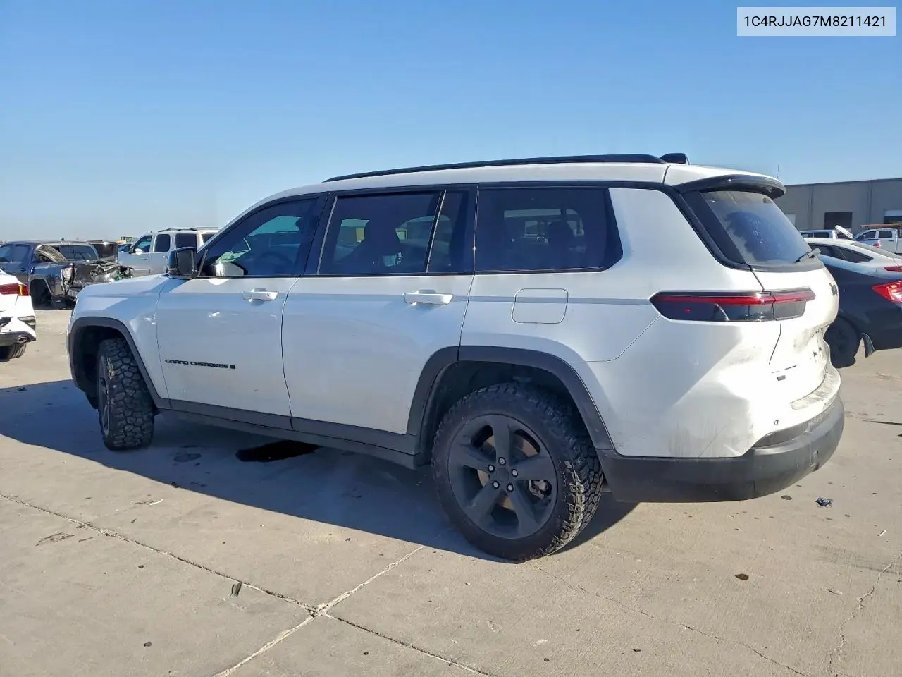 1C4RJJAG7M8211421 2021 Jeep Grand Cherokee L Laredo